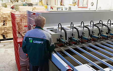 2023 год. Цех производства деревянных лестниц