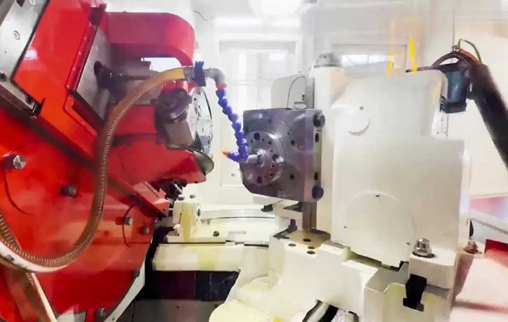 Yk2632-CNC-5-Axis-Straight-Bevel-Gear-Grinder (1).jpg