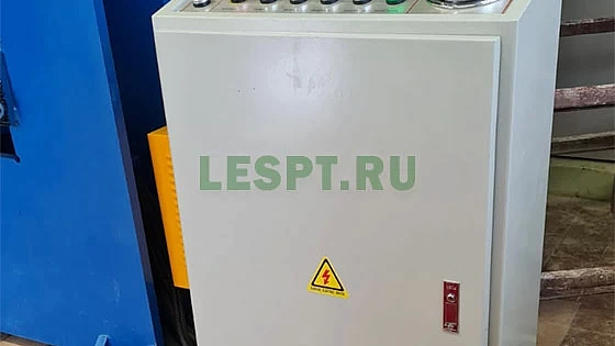 2023 год. Гидравлический 3-х пролетный горячий пресс в Московской области