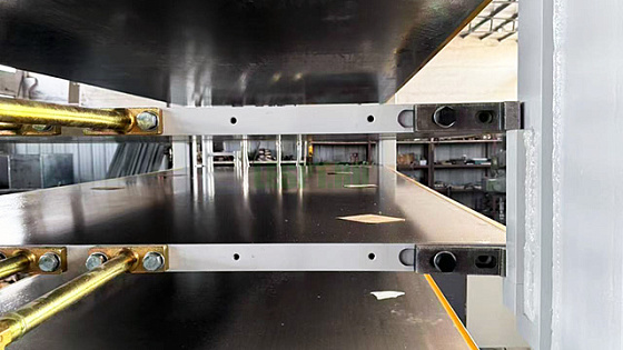 2025 год. Горячие прессы и охлаждающие прессы для заводов в Республике Татарстан