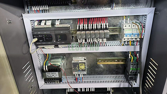 2025 год. Горячие прессы и охлаждающие прессы для заводов в Республике Татарстан