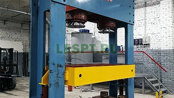 2023 год. Холодный пресс для фанеры в Костромской области