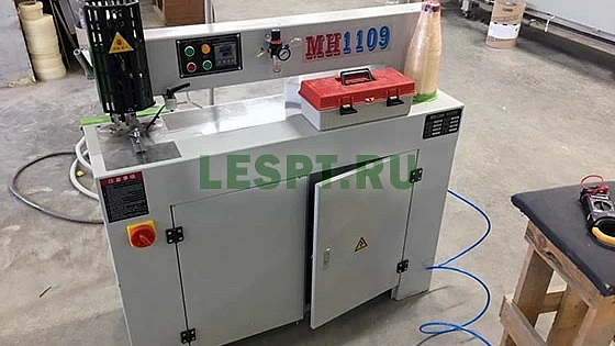 2023 год. Мебельное оборудование для обработки шпона в Московской области